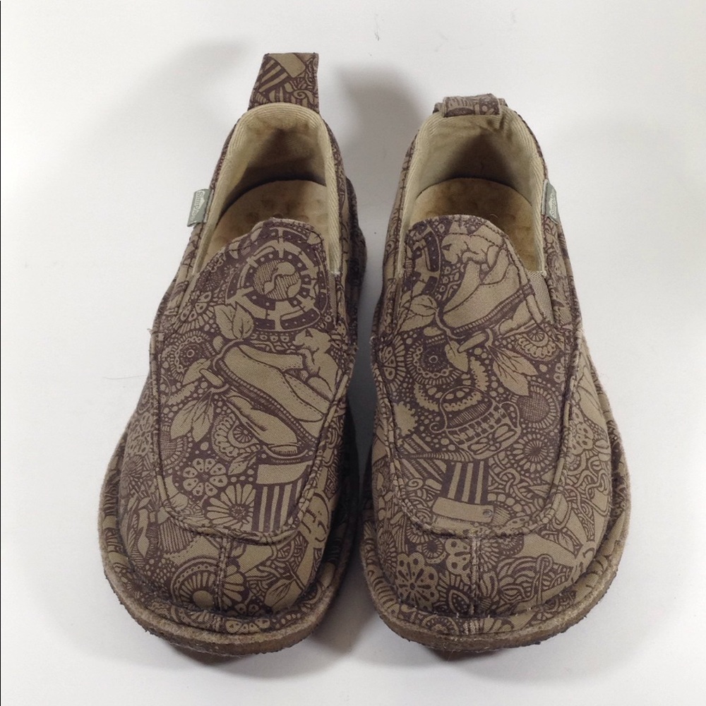 Simple brand loafer style slip on shoes MENs
